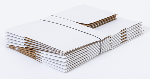 Karton fasonowy z paskiem klejowym i tasiemką zrywającą 300x250x150mm 3W B 360g/m2 Biały Paczka 100 szt.