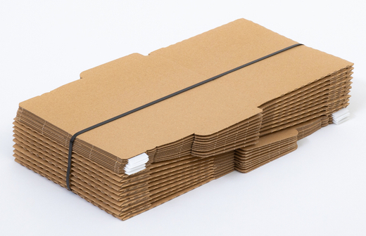 Karton fasonowy z paskiem klejowym i tasiemką zrywającą 200x150x20mm 3W E 310g/m2 Szary Poczta Polska List S Zestaw palet 18000 szt.