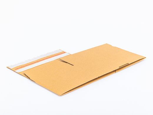 Karton fasonowy z paskiem klejowym i tasiemką zrywającą 300x200x150mm 3W B 320g/m2 Szary Paleta 1560 szt.