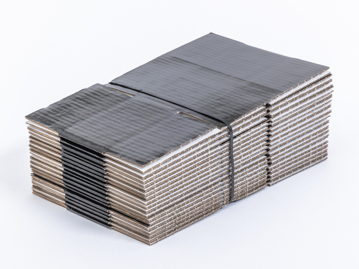 Czarny karton klapowy 200x120x80mm 3W B 405g/m2 Paleta 5040 szt.