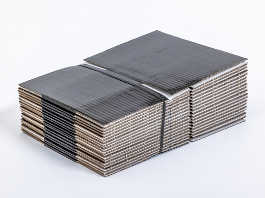 Czarny karton klapowy 200x150x100mm 3W B 405g/m2 Paleta 3400 szt.