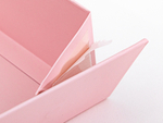 Różowe pudełko magnetyczne z okienkiem 203x152x55 mm 1 szt.
