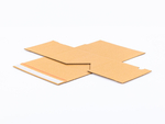 Karton Multimail z paskiem klejowym i tasiemką zrywającą 215x155x50mm 3W B 380g/m2 Szary Zestaw palet 7500 szt.