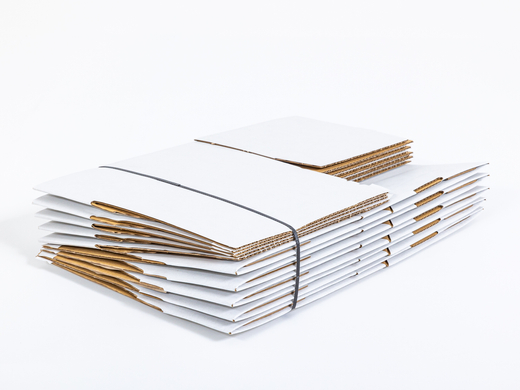 Karton fasonowy z paskiem klejowym i tasiemką zrywającą 250x200x100mm 3W B 360g/m2 Biały Paczka 180 szt.