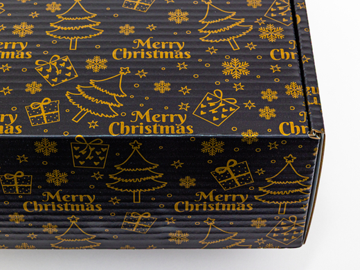 Czarny karton świąteczny fasonowy złoty nadruk Merry Christmas 305x270x110mm 3W B 490g/m2 Komplet 10 szt.