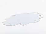 Kartonowe pudełko z uchwytem na ciasto i ciastka wew. 210x210x80 mm 3W E 400g/m² Białe Paleta 2400 szt.