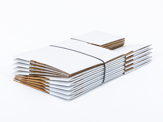 Karton fasonowy z paskiem klejowym i tasiemką zrywającą 250x150x80mm 3W B 360g/m2 Biały Paleta 2600 szt.