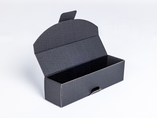 Czarny karton ozdobny na 1 butelkę wina 318x85x87mm 4W FE 450g/m² FSC Mix Paczka 260 szt.