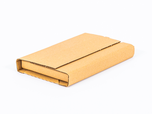 Karton Multimail z paskiem klejowym i tasiemką zrywającą 215x155x50mm 3W B 380g/m2 Szary Zestaw palet 7500 szt.