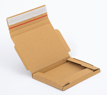 Karton fasonowy z paskiem klejowym i tasiemką zrywającą 200x150x20mm 3W E 310g/m2 Szary Poczta Polska List S Zestaw palet 18000 szt.
