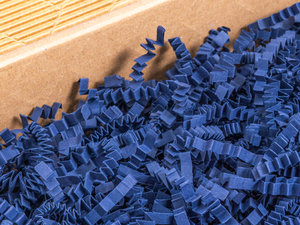 Wypełniacz do paczek ZigZag Delux papierowy ekologiczny ozdobny wiórki Granatowy - Karton 1kg Komplet 4 kartony