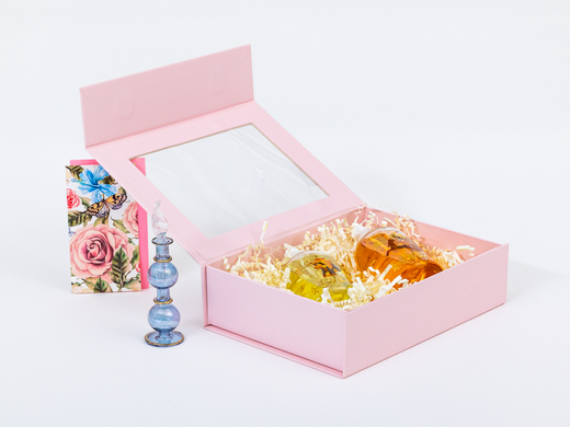 Różowe pudełko magnetyczne z okienkiem 203x152x55 mm 1 szt.