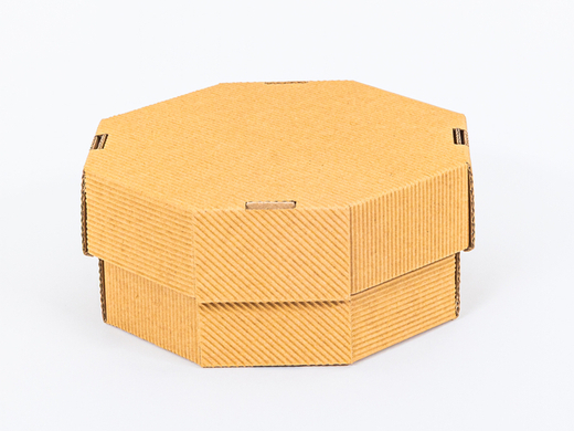 Brązowe pudełko heksagon karbowane z wieczkiem 150x150x70mm wew. 4W FE 450g/m2 Paczka 300 szt.